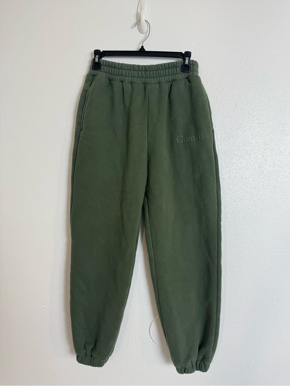 Comfrt minimalist olive jogger unisex sweatpants